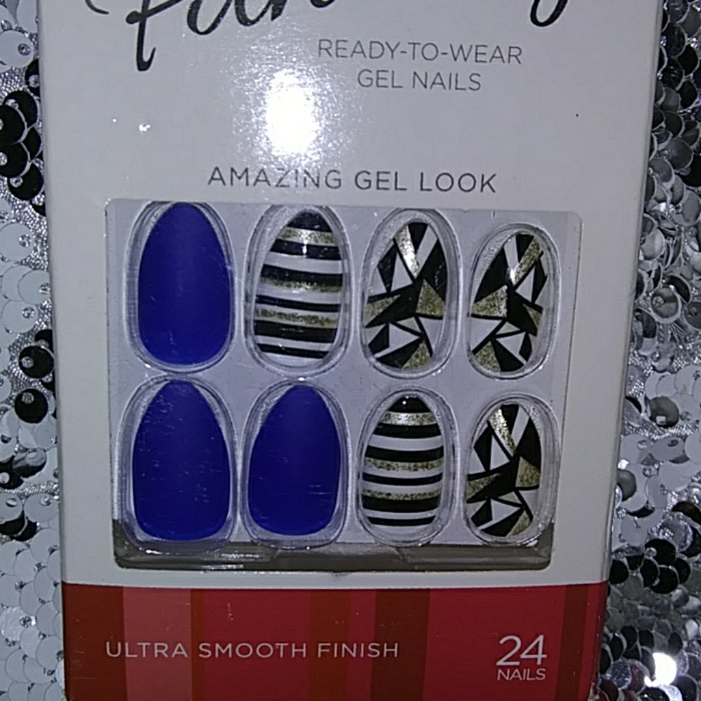 💅NWT KISS READY TO WEAR GEL NAILS 💅